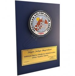 Mavi Ahşap Üzerine Kabartma Logolu Plaket