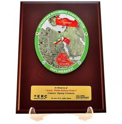 Oval Kesim Logolu Ahşap Plaket