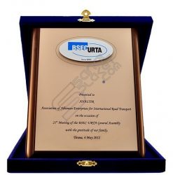 Pleksi Kabartma Logolu Ahşap Plaket Şilt