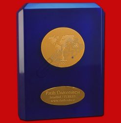 Sarı Pirinç Kumlama Akrilik Malzeme Renkli Plaket