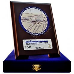 Yapı Merkezi Kadife Kutulu Özel Ahşap Plaket Şilt